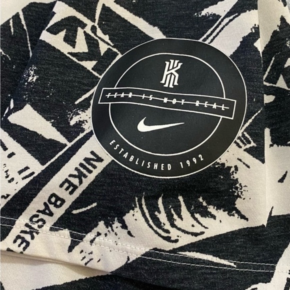 Nike Kyrie Irving Dri-Fit Tshirt Mens Large AOP Basketball Streetwear Rare - Picture 6 of 6